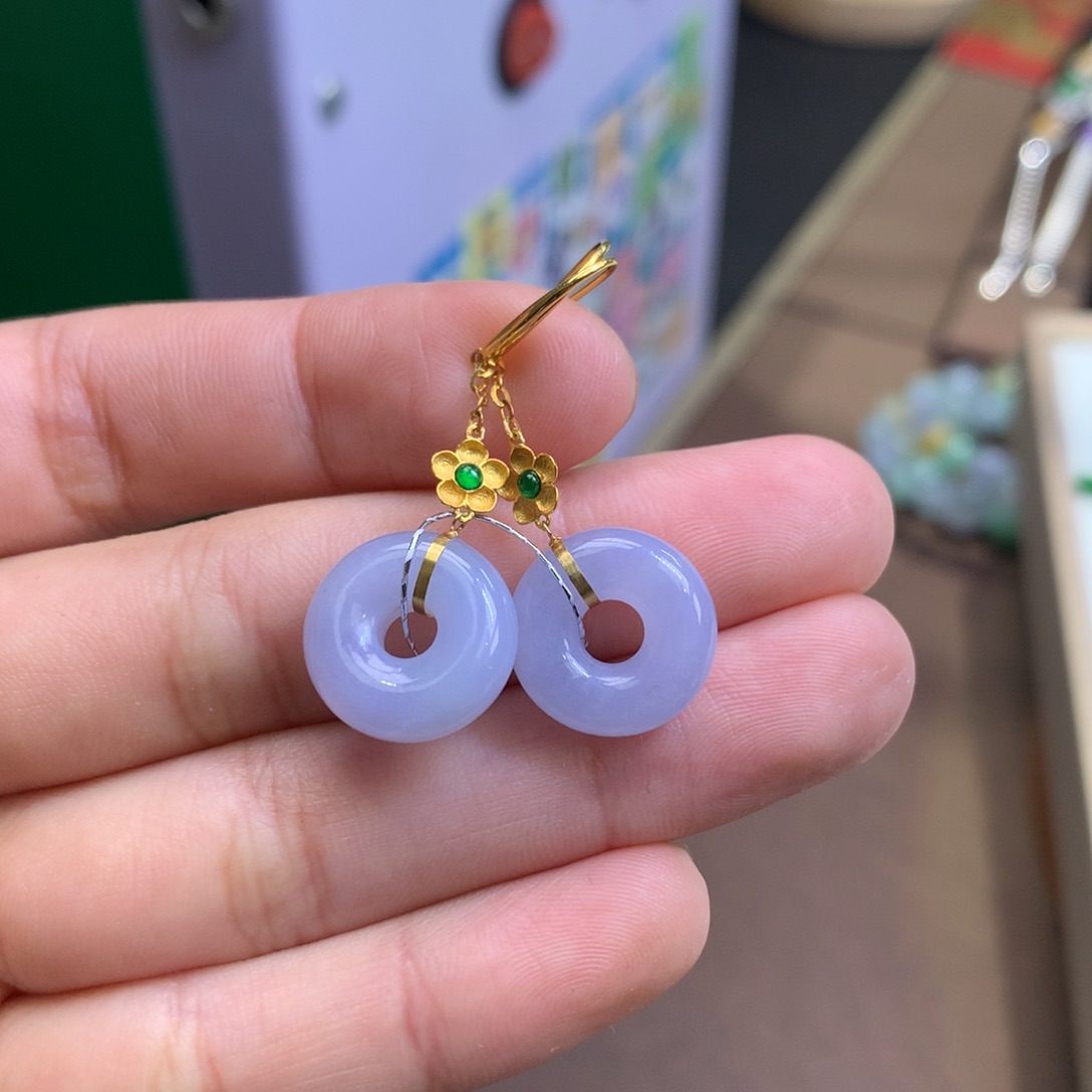 翡翠18K金镶嵌颈饰翡翠