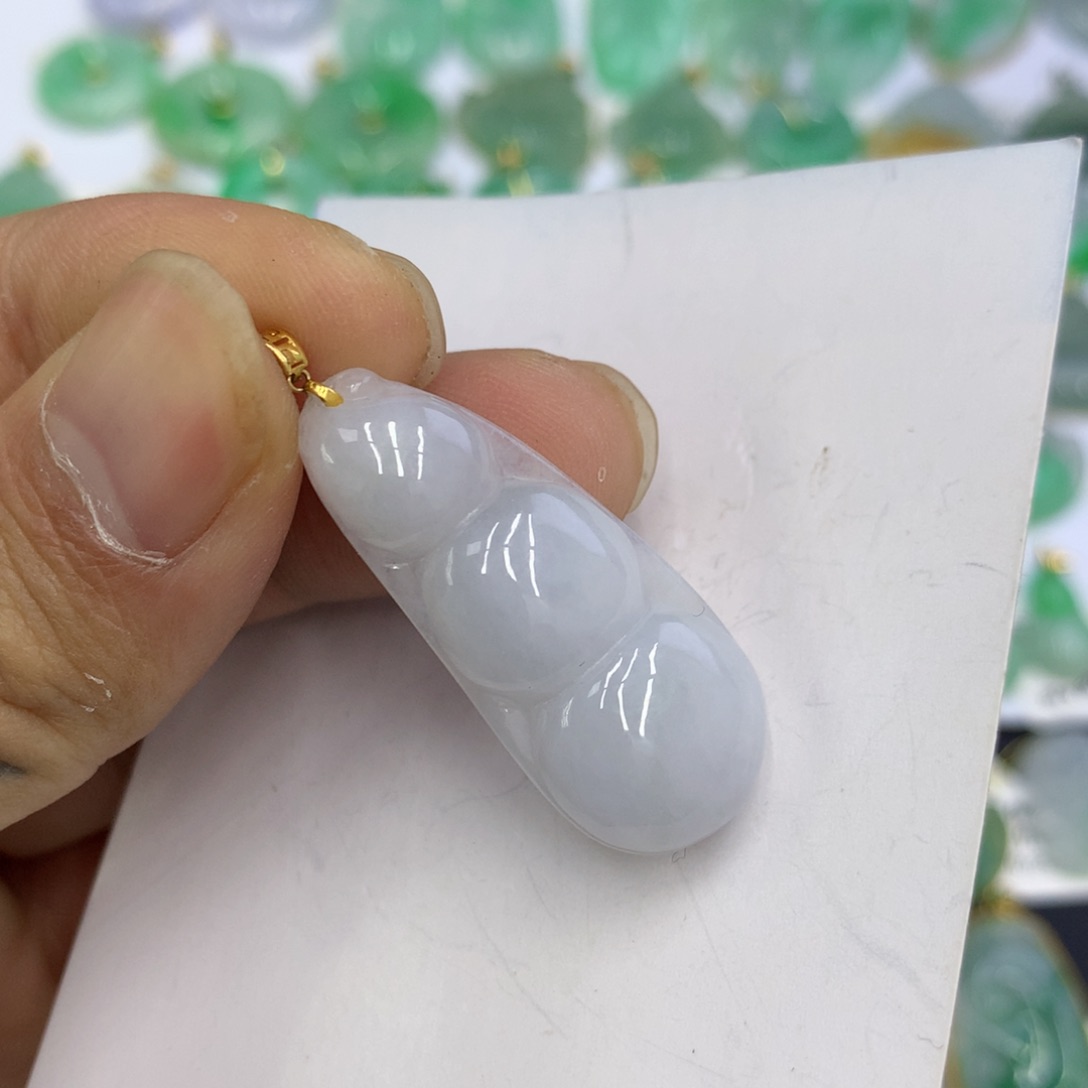 翡翠颈饰18K金镶嵌翡翠