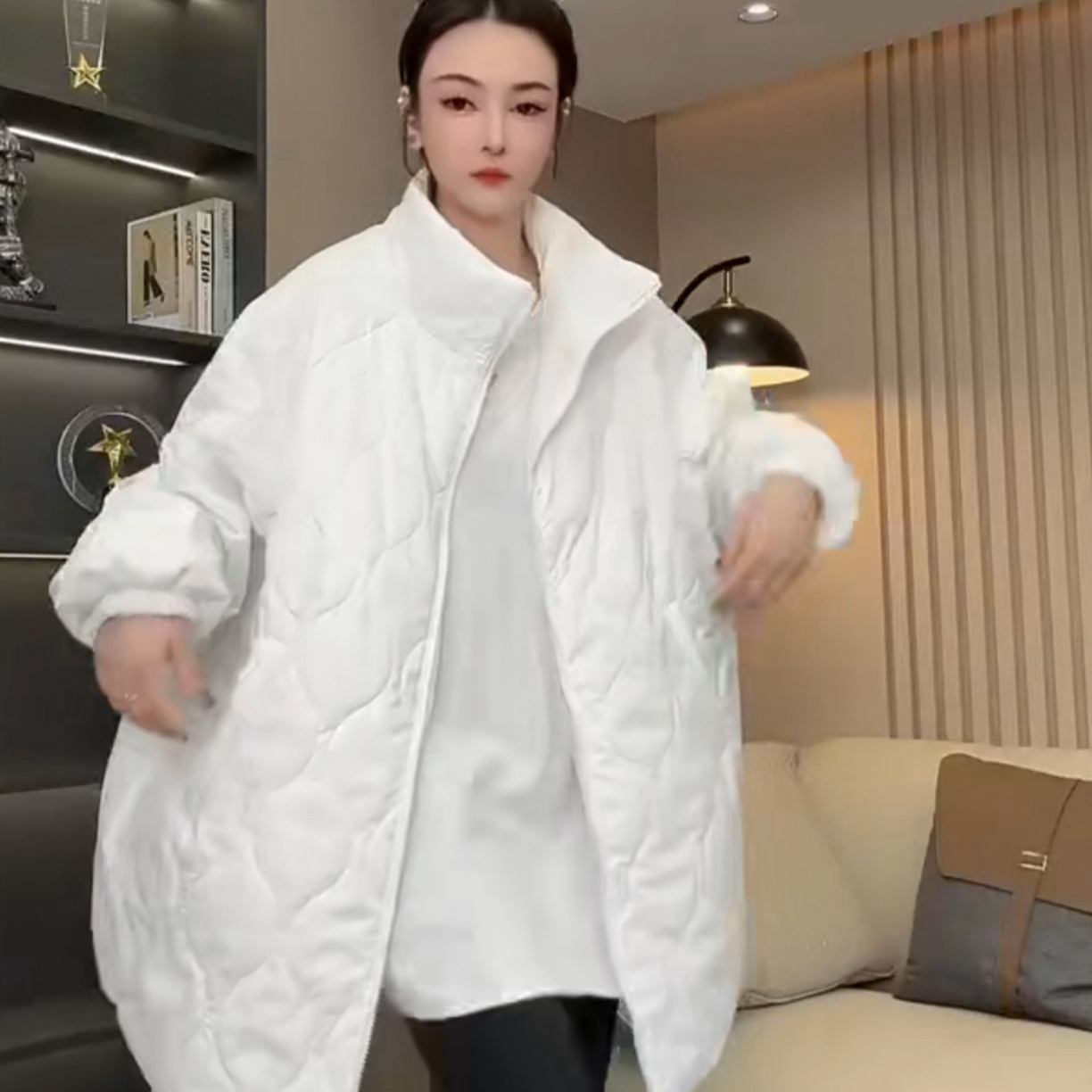 女士秋冬轻薄立领菱格纯色夹棉外套时尚洋气大版设计