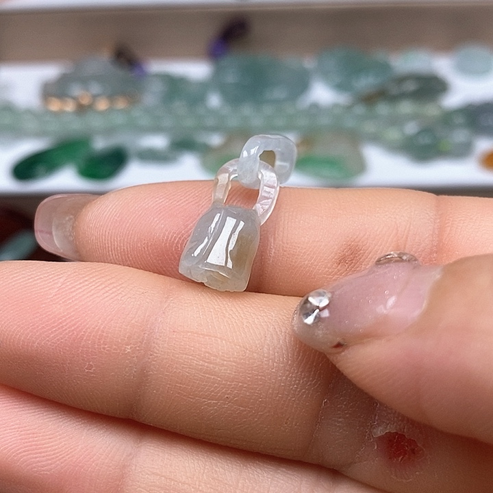 翡翠颈饰未镶嵌8989988988