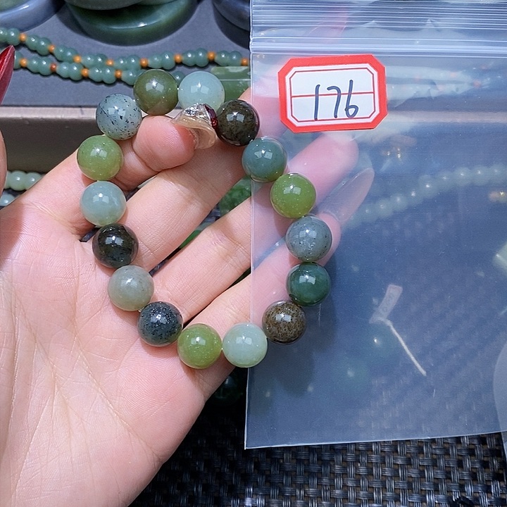 和田玉和田玉边角料随机发未镶嵌