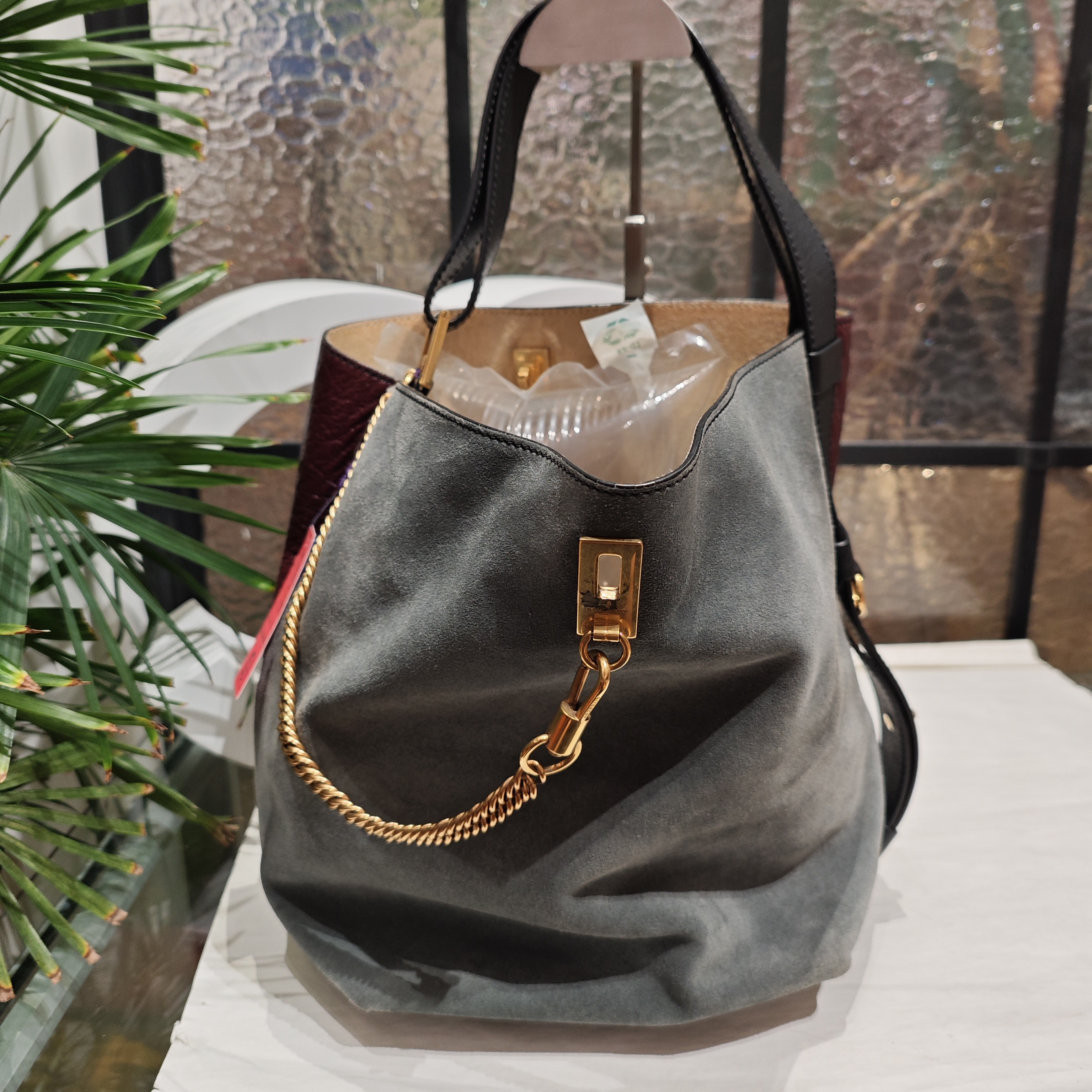 95新 Givenchy/纪梵希 纪梵希双面水桶酒红灰色 25110124-01