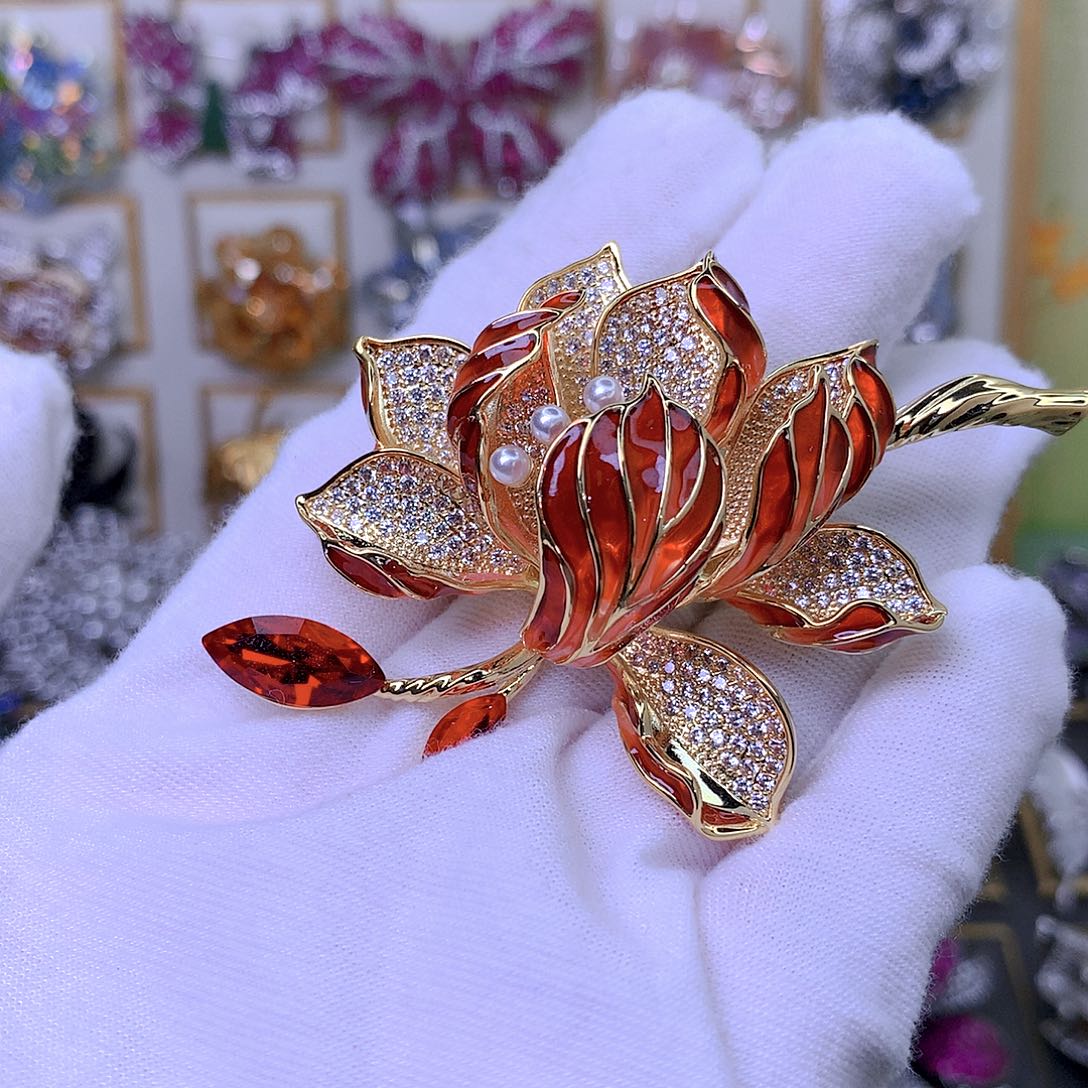 合成立方氧化锆铜胸针胸针