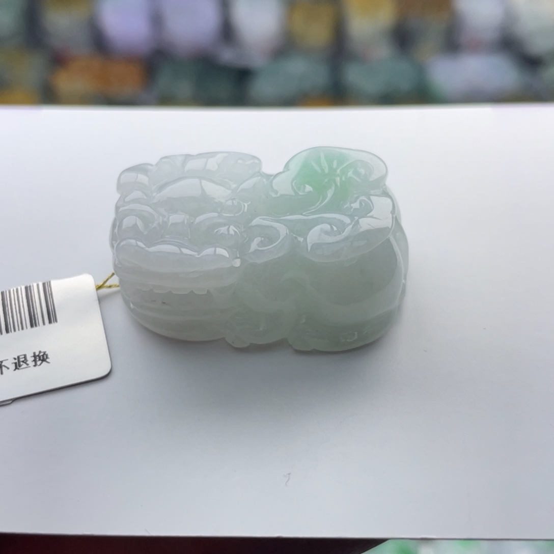 翡翠未镶嵌颈饰貔貅
