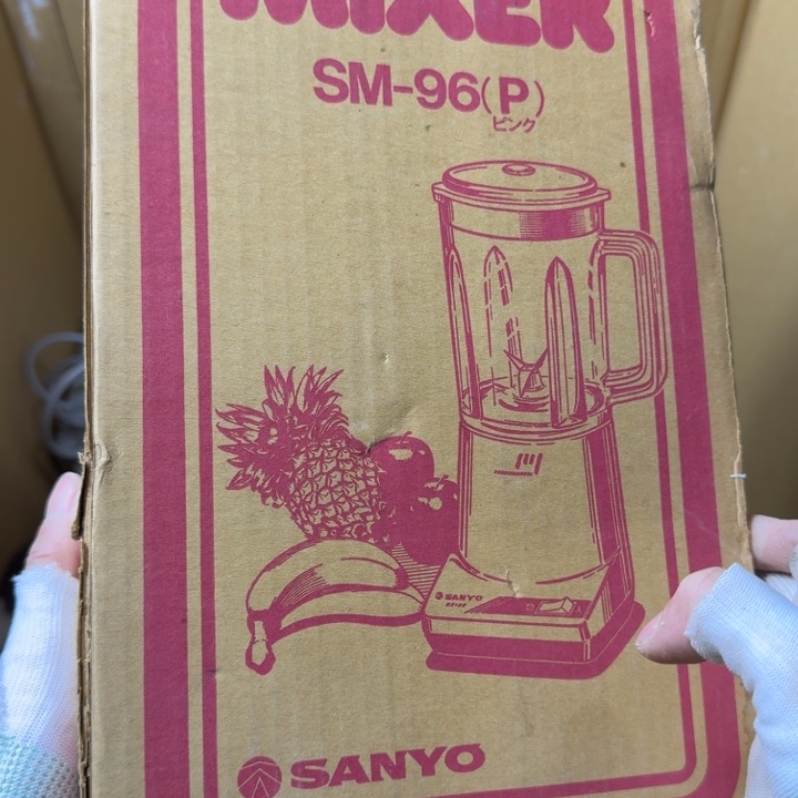 L****u中古商品，瑕疵品，不保好坏。773