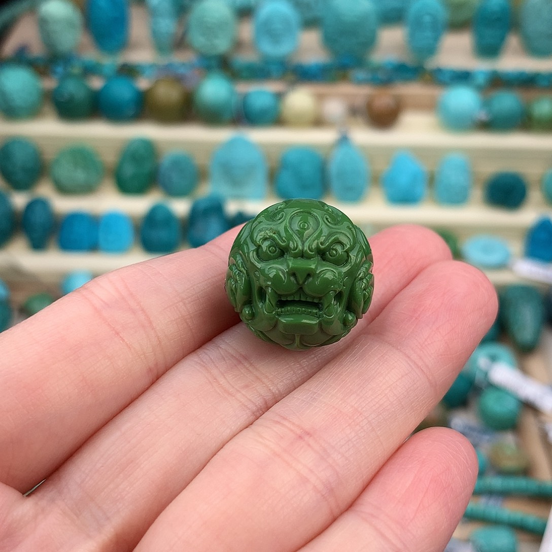 何***醒绿松石未镶嵌珠宝奇石