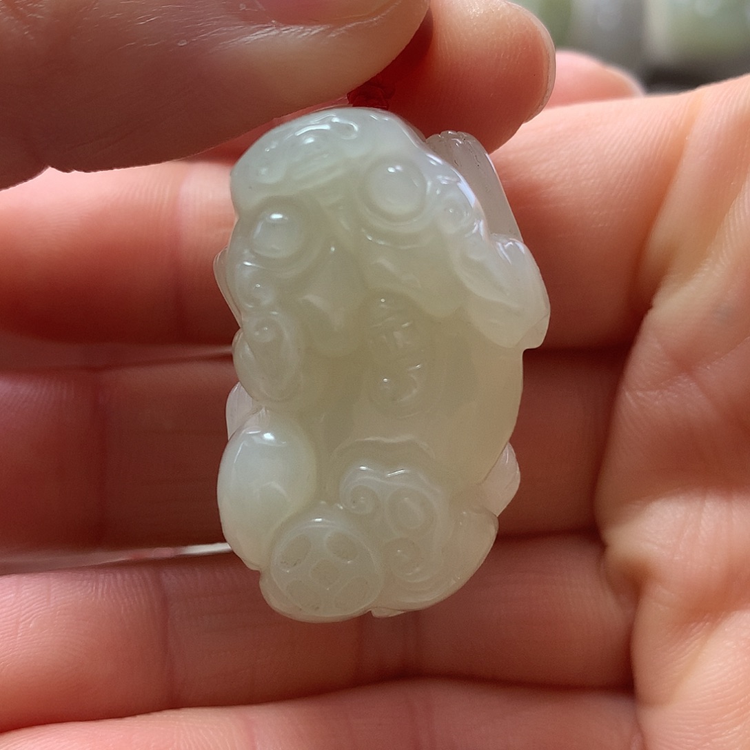 漫***生和田玉未镶嵌颈饰