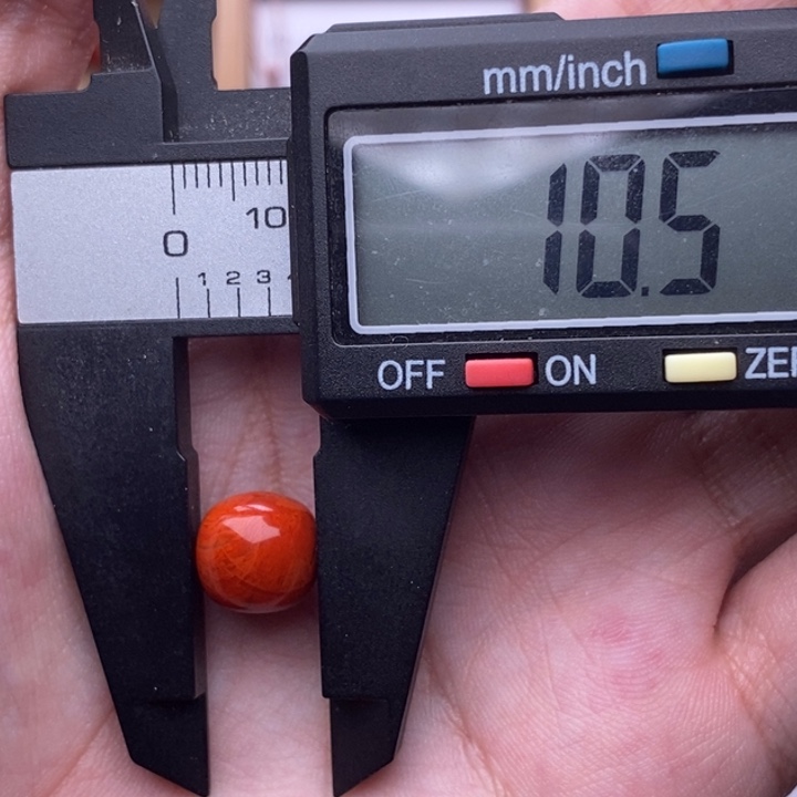 南红玛瑙配饰未镶嵌张*根微微瑕不明显