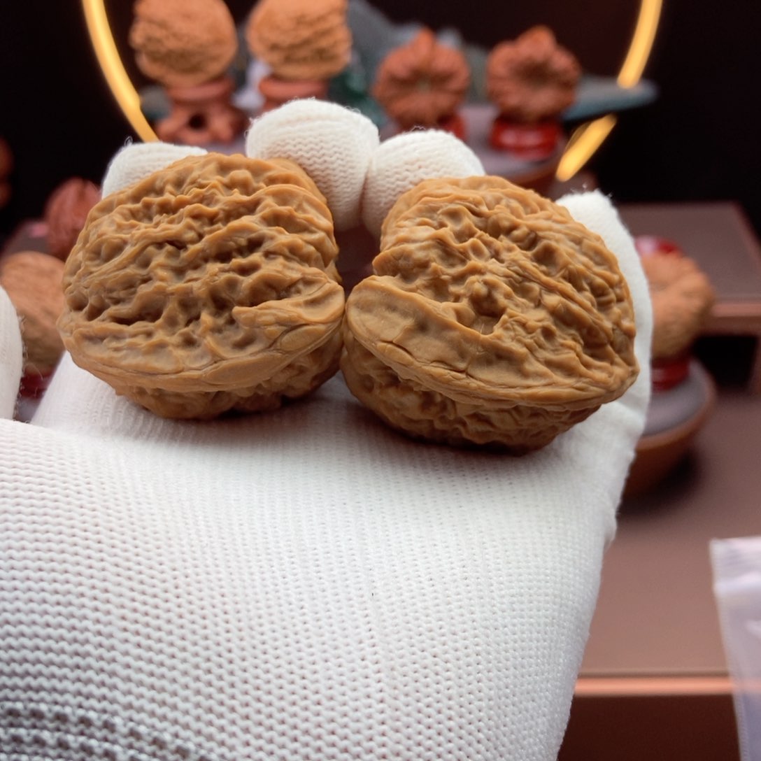 文玩核桃把件拉丝魔眼大耳朵42.5.38.40.43克单不差