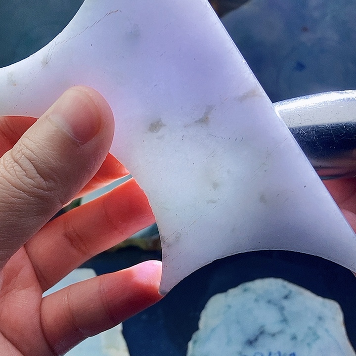 翡翠未镶嵌颈饰毛料19