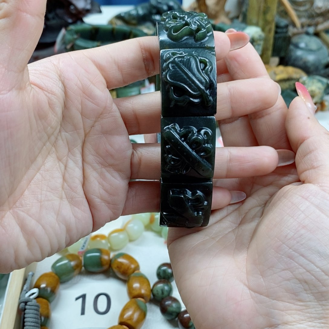 透闪石质玉手链未镶嵌