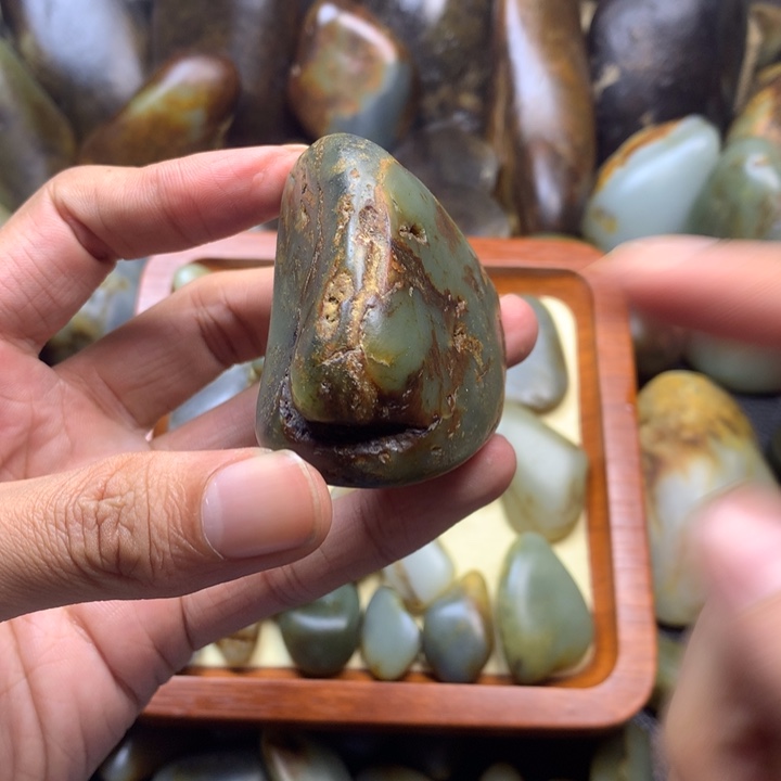 名***剑和田玉未镶嵌颈饰
