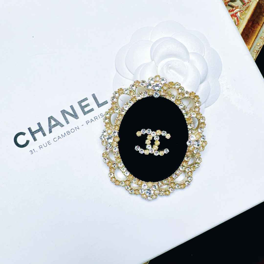 95新 Chanel/香奈儿 柚礼中古/香奈儿金色莱茵石黑丝绒胸针NXP