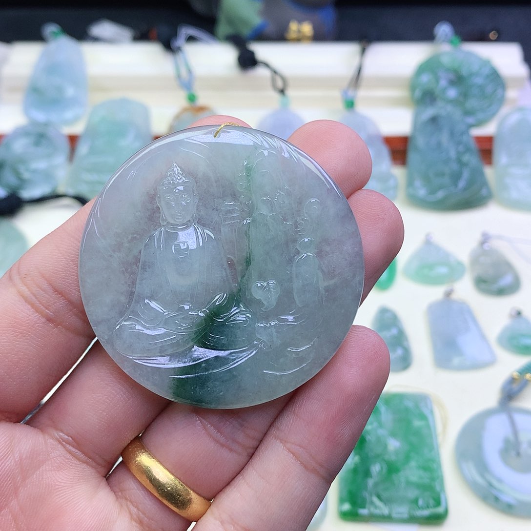 翡翠颈饰未镶嵌吊坠