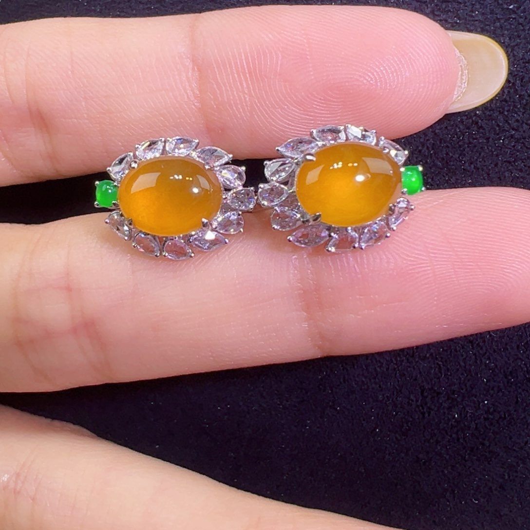 翡翠18K金镶嵌耳饰蛋面