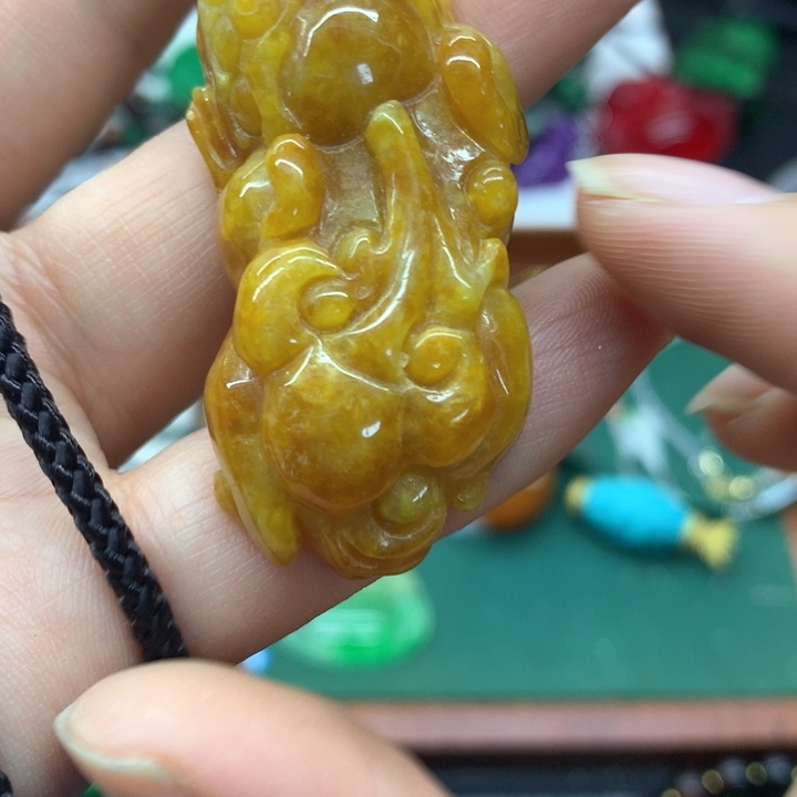 颈饰未镶嵌翡翠吊坠