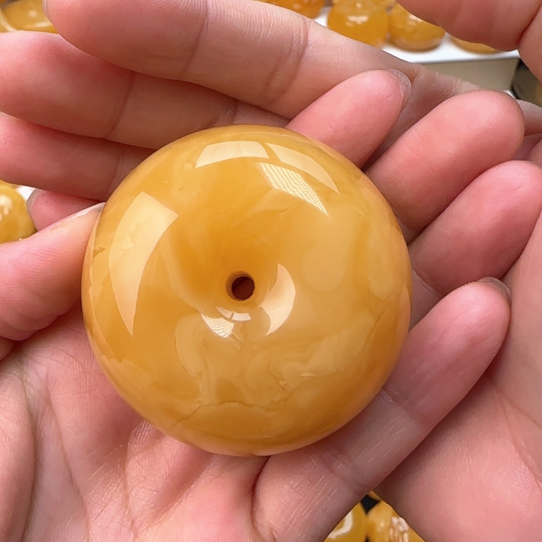 琥珀颈饰未镶嵌?****?平安扣