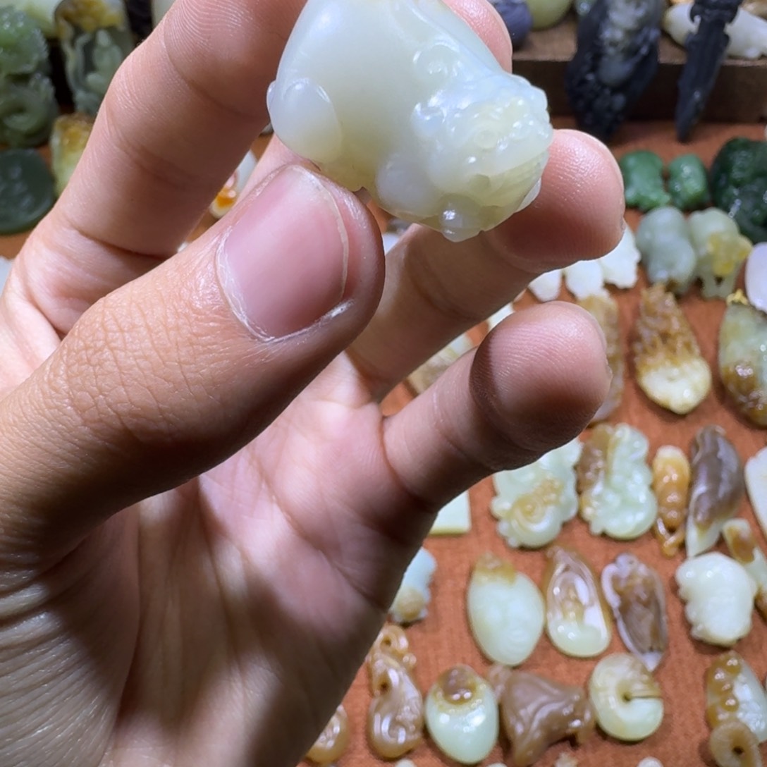 和田玉颈饰未镶嵌