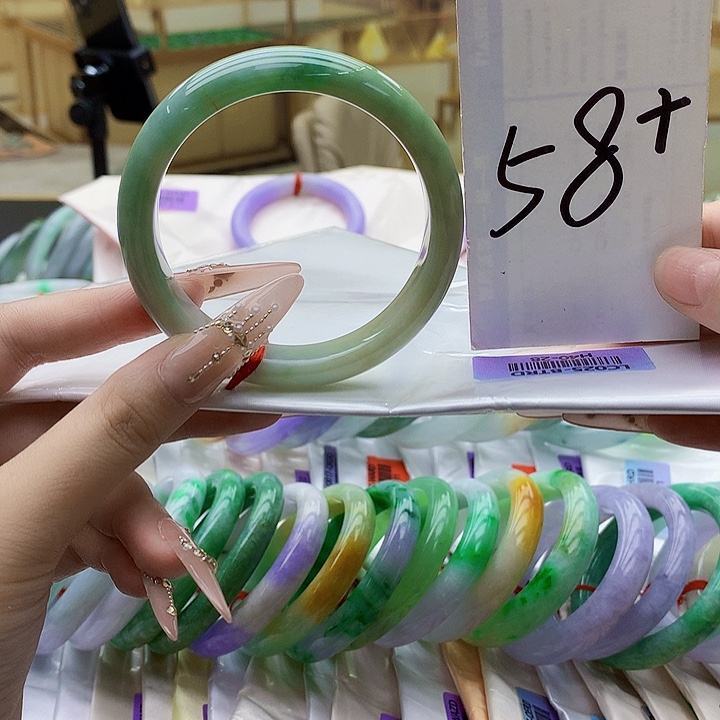 翡翠未镶嵌手镯nj