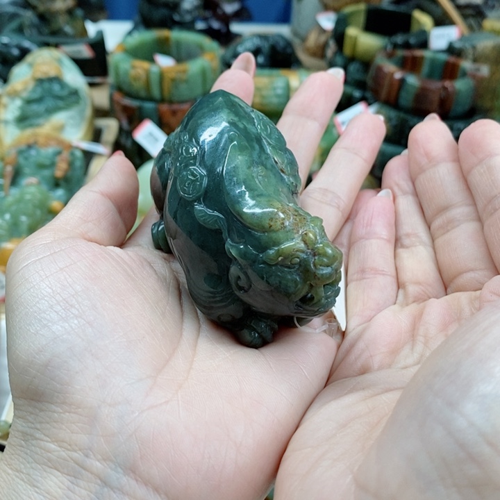 透闪石质玉手把未镶嵌
