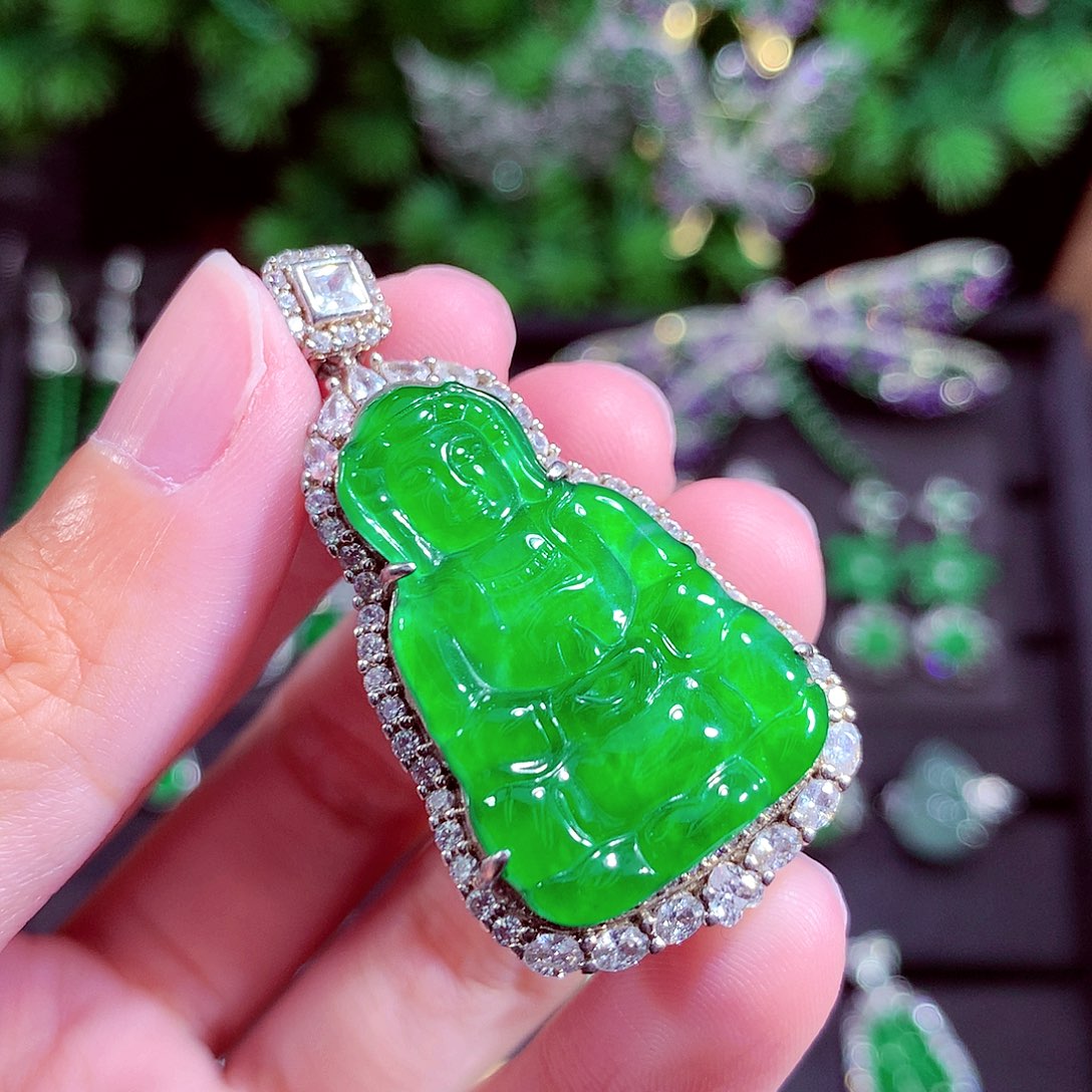 颈饰未镶嵌翡翠天然