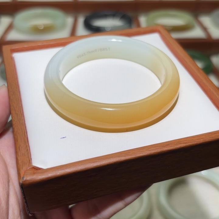 未镶嵌手镯和田玉糖白50/51