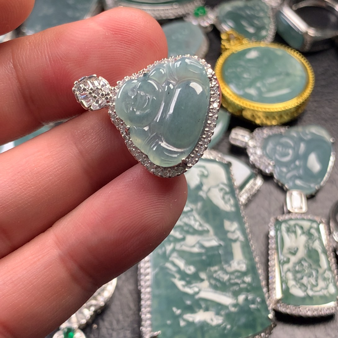 翡翠未镶嵌颈饰佛9.9