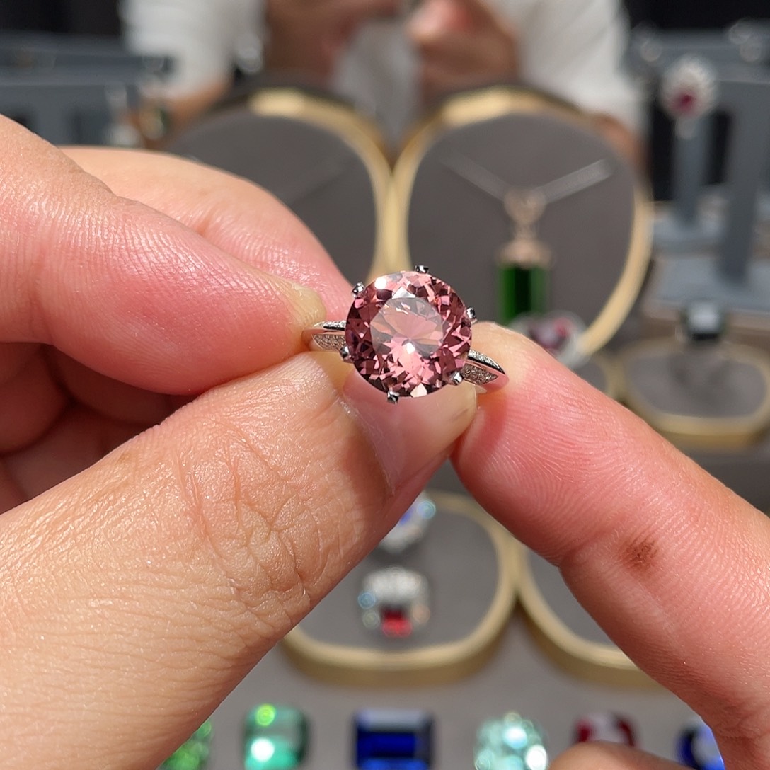 18K金镶嵌戒指碧玺4.2ct