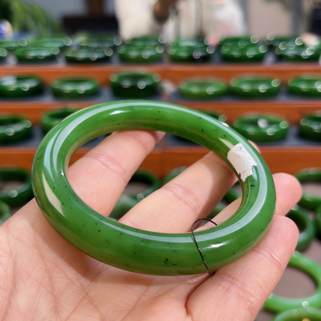 未镶嵌手镯和田玉（碧玉）