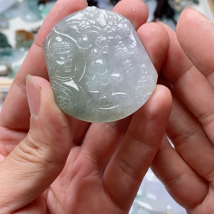 翡翠颈饰未镶嵌……..