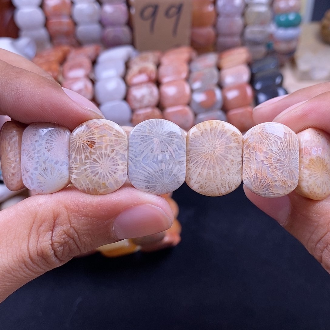 硅化珊瑚（珊瑚玉）未镶嵌手牌大烟花38