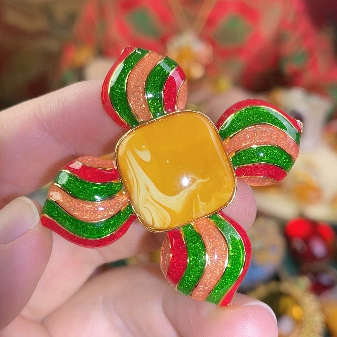 蜜蜡颈饰银S925镀金镶嵌胸针