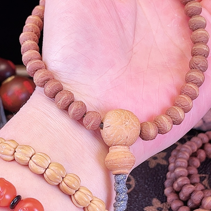 吊坠桃核来**由酸枣手持