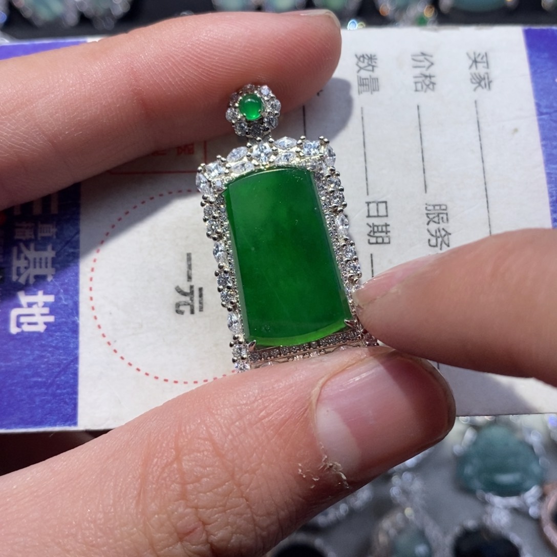 翡翠颈饰银S925镶嵌翡翠