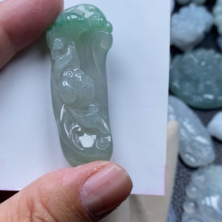 翡翠颈饰未镶嵌翡翠