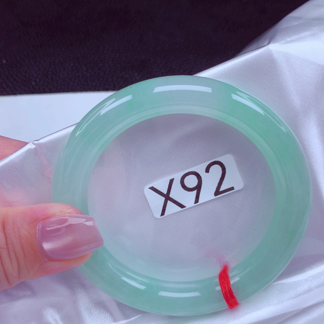 翡翠未镶嵌手镯手镯