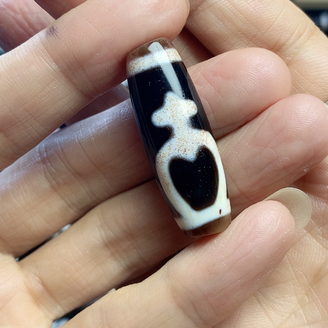 玛瑙/玉髓颈饰未镶嵌吃***壳