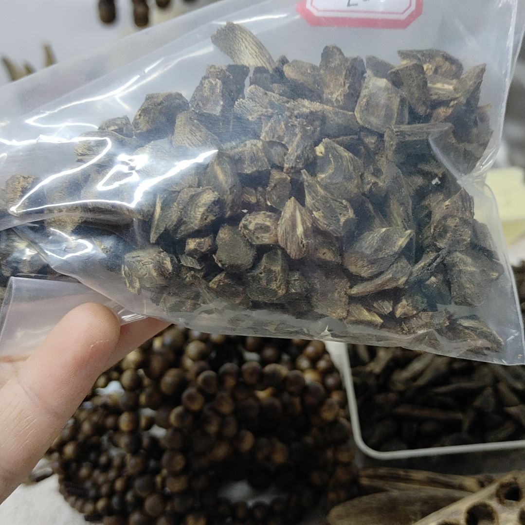 沉香沉香碎屑沉水树丁