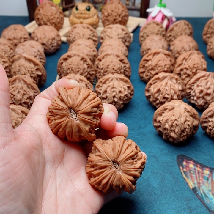 刘***跳把件文玩核桃山地正磨42