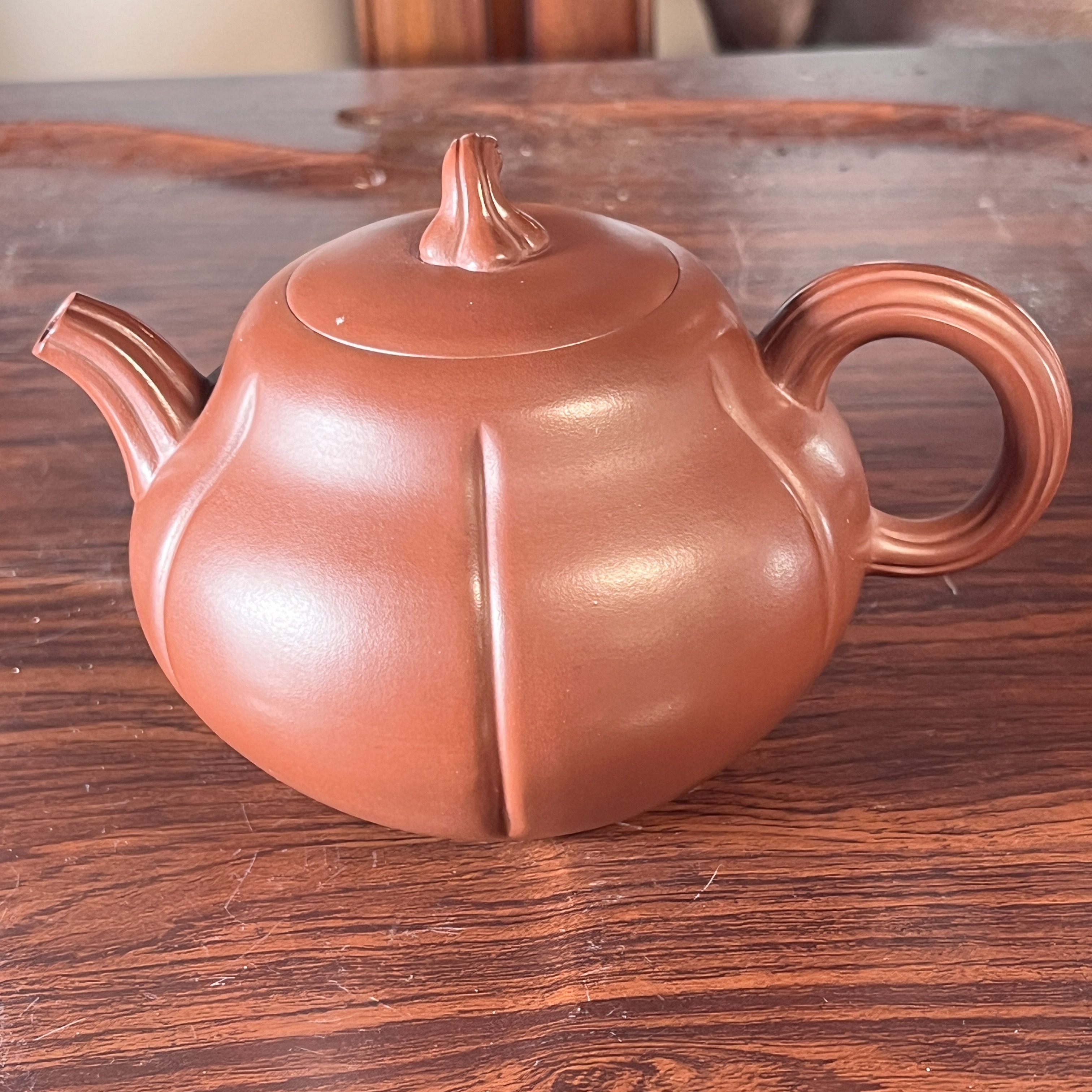 【精品紫砂】-lot015-筋汶茄瓜-朱泥-王玉娟-320cc