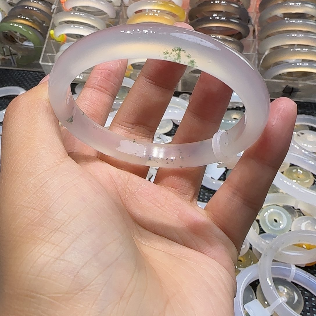 玛瑙/玉髓未镶嵌手镯58绿花