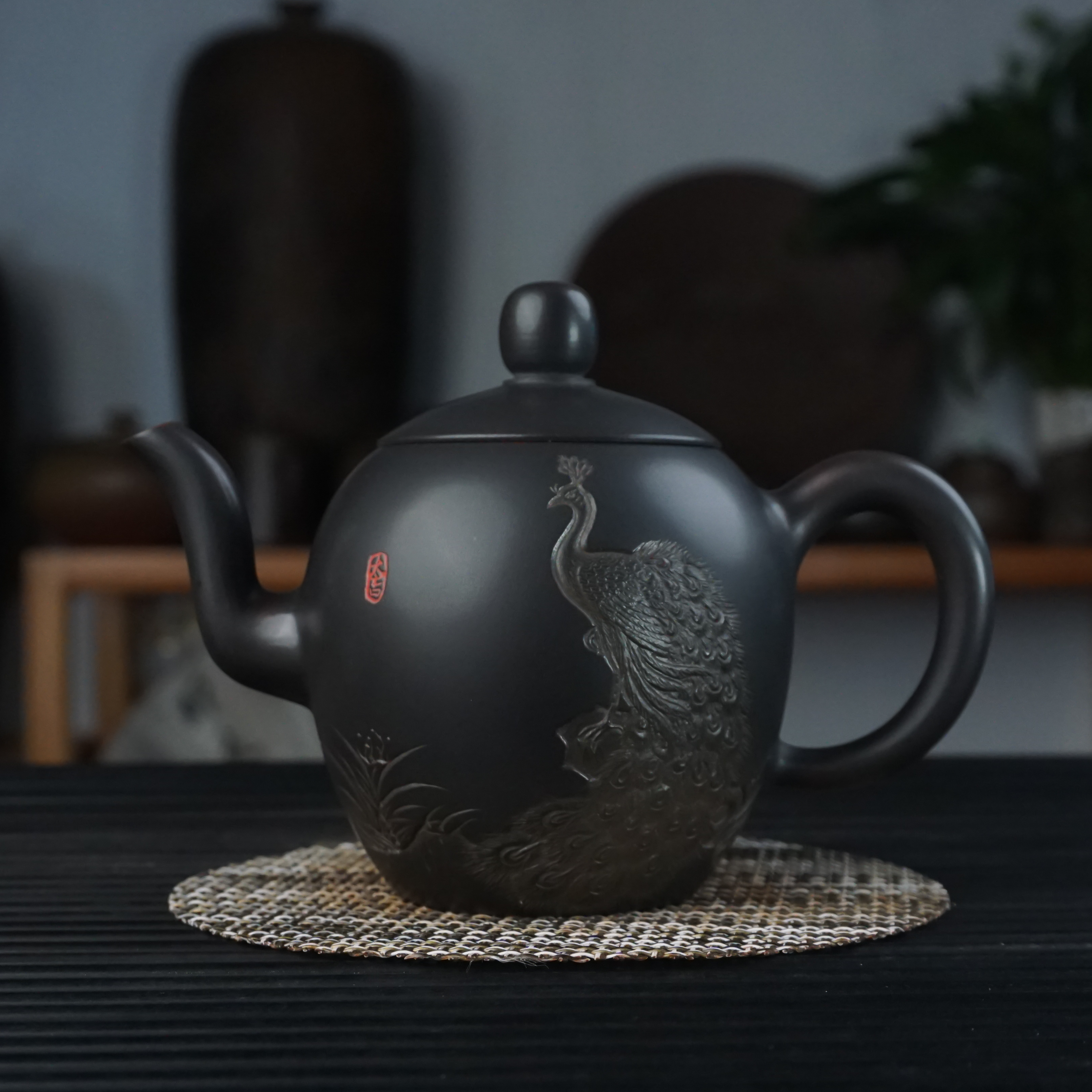 广西钦州坭兴陶茶壶 全手工 球孔 浮雕 孔雀美人肩 140cc