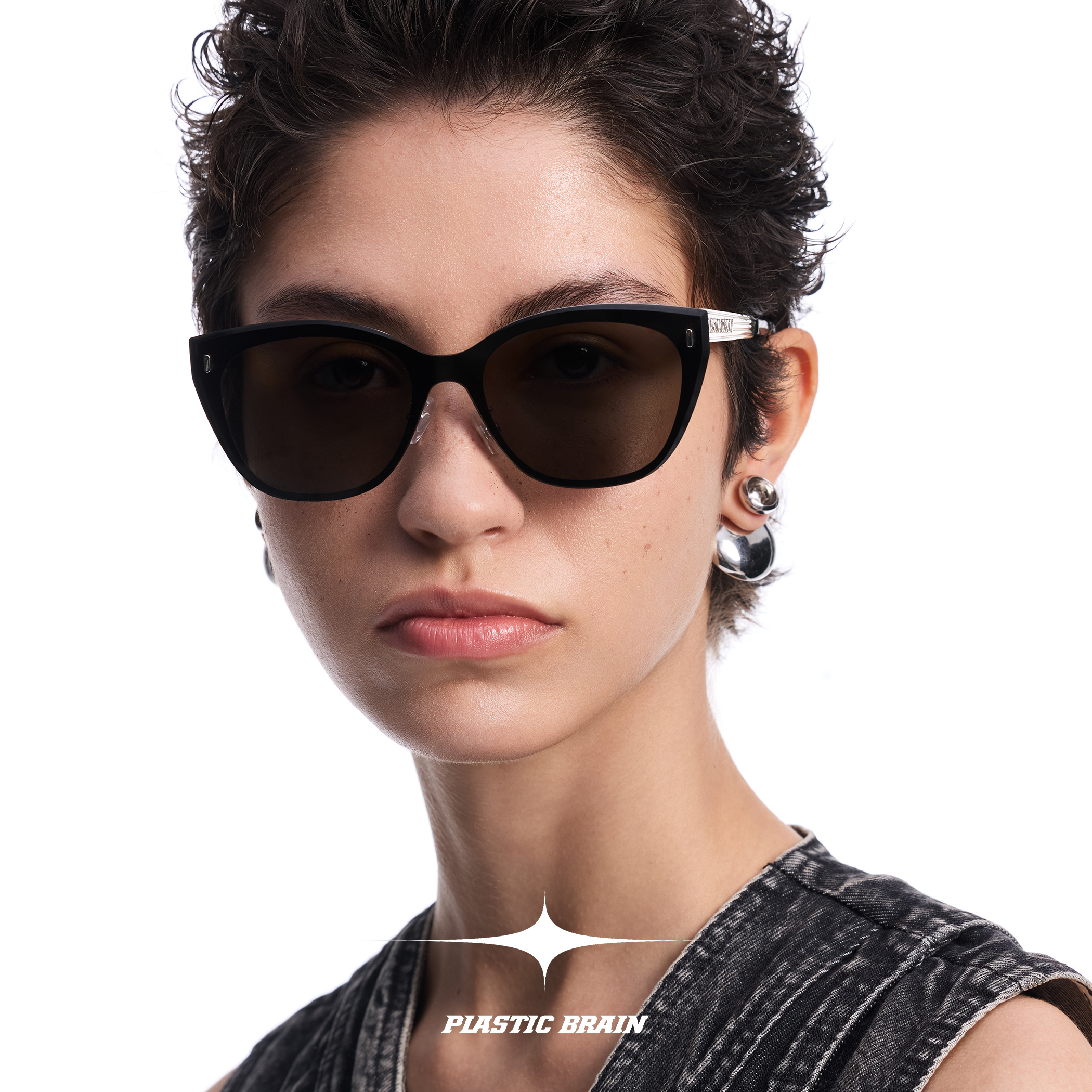 PLASTIC BRAIN复古高级感金属猫眼太阳镜超轻防晒显脸小墨镜女