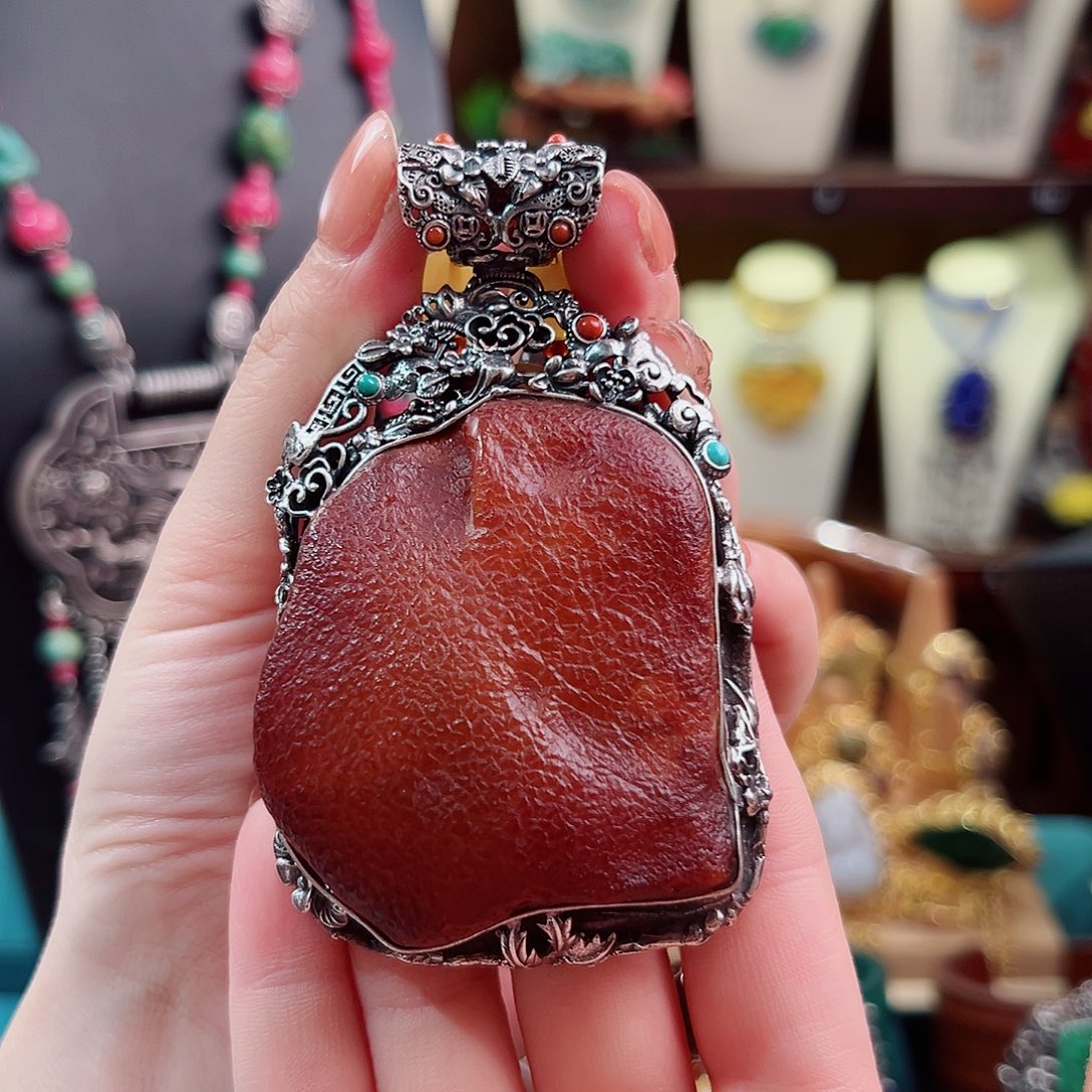 银S925镶嵌琥珀吊坠吊坠