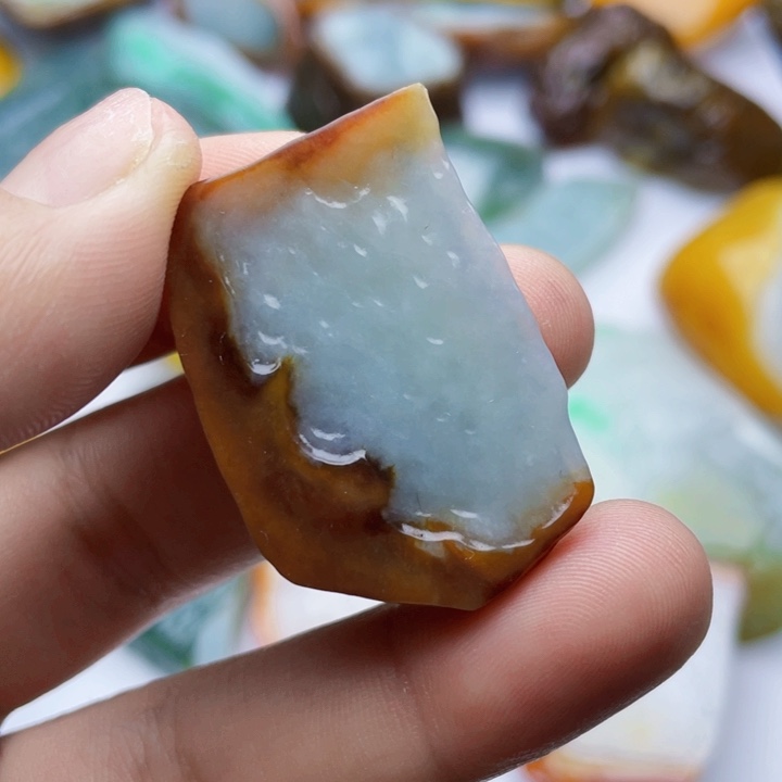 翡翠挂件未镶嵌翡翠