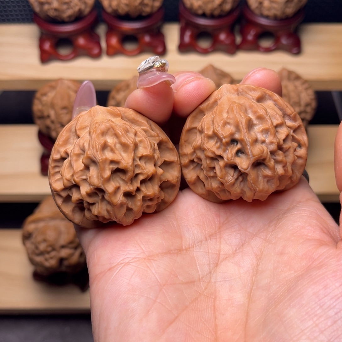 文玩核桃吊坠龙鳞