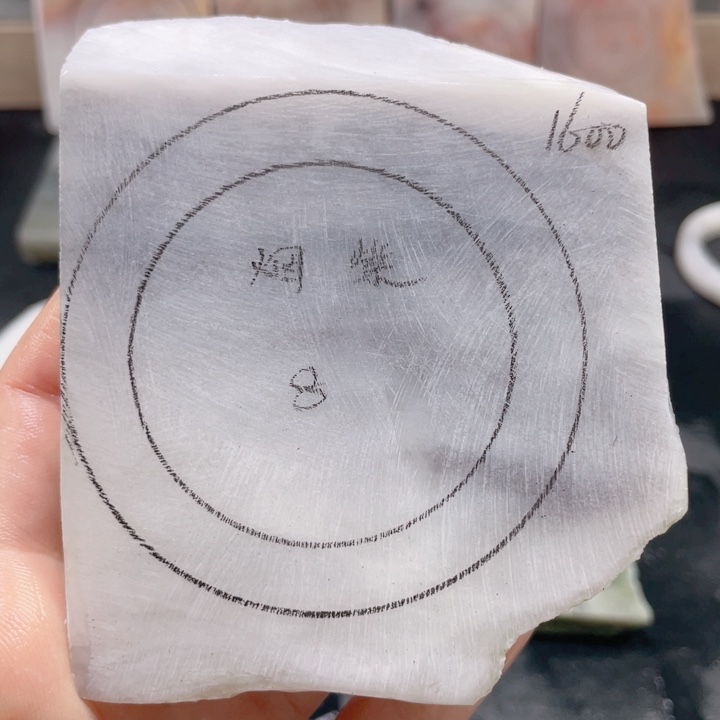 和田玉未镶嵌手镯定制