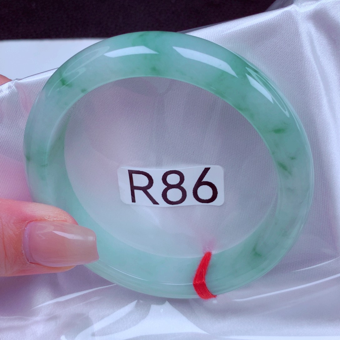 翡翠未镶嵌手镯手镯