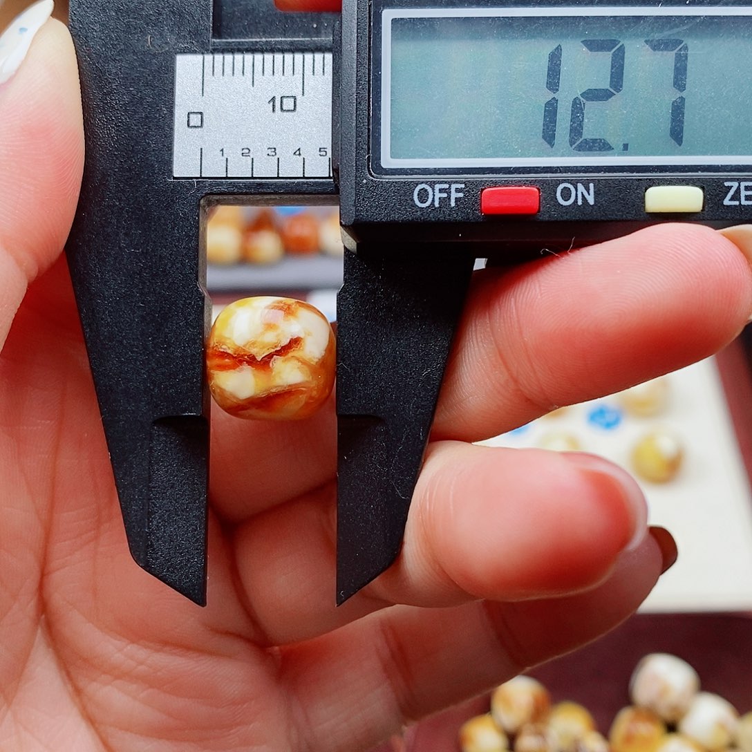 琥珀未镶嵌裸石蜜蜡