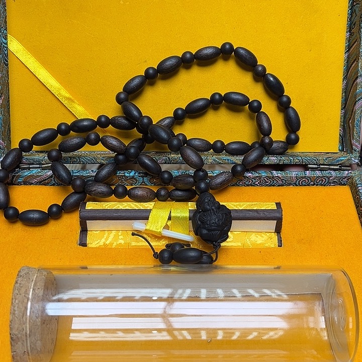 大叶紫檀（黑酸枝木类）